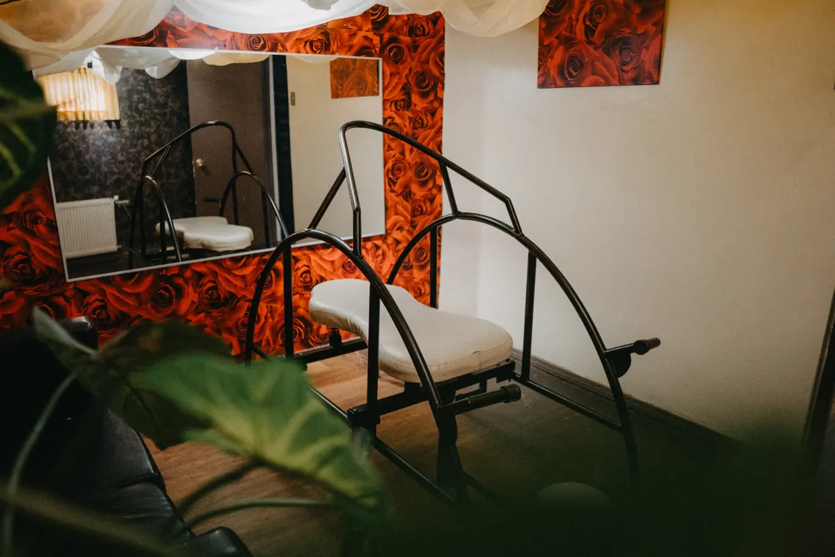 La Silla del Amor – Motel Nevada Concepción
